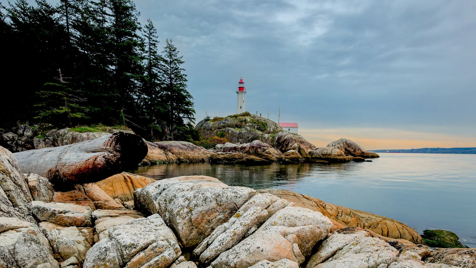 Lighthouse along a Rocky Shore in Vancouver's North Shore